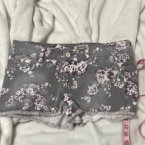 Muddy floral denim shorts